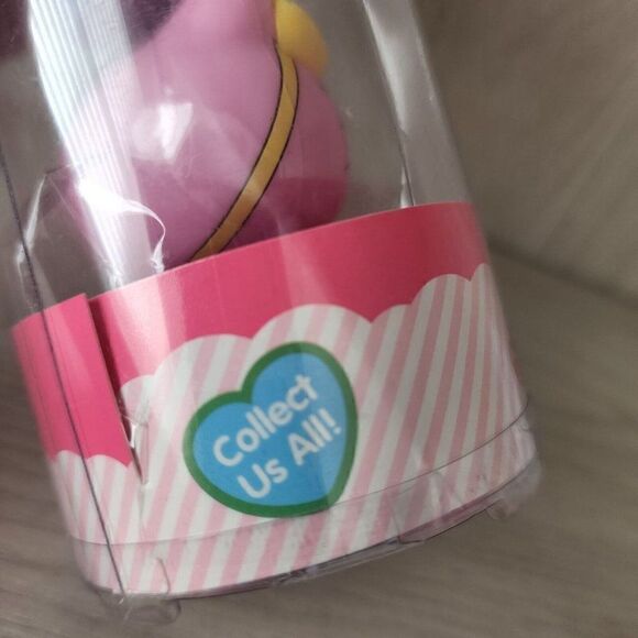 Hello Kitty by Sanrio Jakks Pacific Figure Designer Collectibles - Bedtime 2.5" - Picture 5 of 6